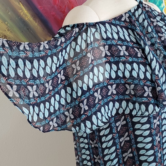 RELISHED Ruffle Patterned off the Shoulder Top - Picture 9 of 10